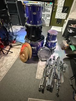 Pearl Vision 7 piece drum set
