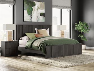 Shaehartin Dark Brown King Panel Bed