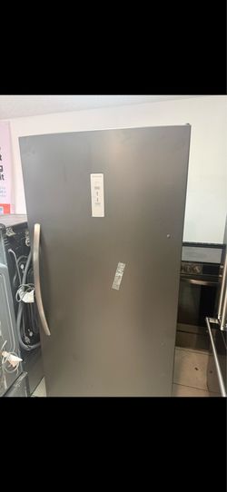 Stand up freezer