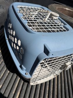 Blue Plastic Pet Travel Carrier Crate
