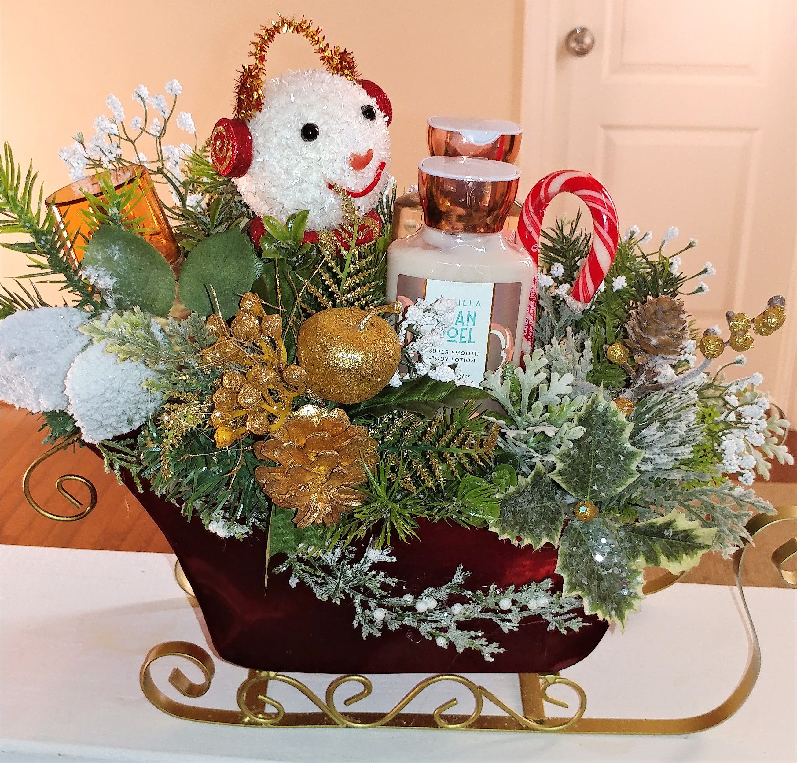 Christmas Bath & Body Gift Set - Beautifully arranged in a Red Sleigh- Handmade
