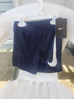 NEW NIKE BOYS SHORTS SIZE 4