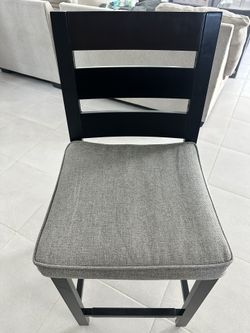 2 Island stool