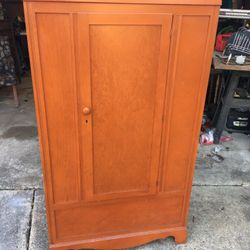 Wardrobe/Armoire 66x18.5x35w