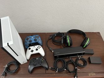 Xbox One S With Kinect, 3 Remotes