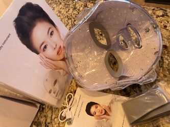 New face light treatment