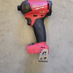 Milwaukee M18 18v surge 1/4" hex hydraulic driver 