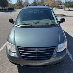 2006 Chrysler Town & Country