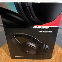 🔥Bose Quietcomfort 🔥$225 Firm On Price/ Not Negotiable