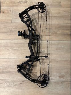 Hoyt REDWRX Carbon RX-4 Compound Bow Package