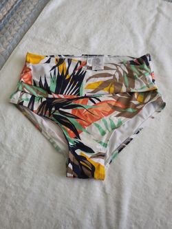 Braguita de bikini de talle alto con control de abdomen y estampado para mujer de Calvin Klein, talla M.