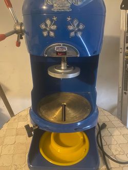 Snowcone machine