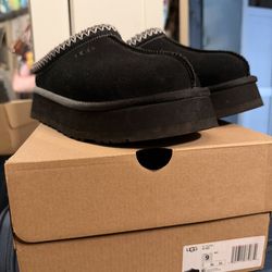 UGGS SIZE 9