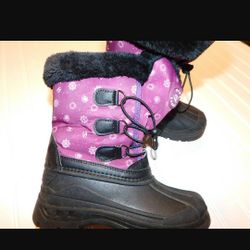 Girls Snow Boots size youth 2-2.5 