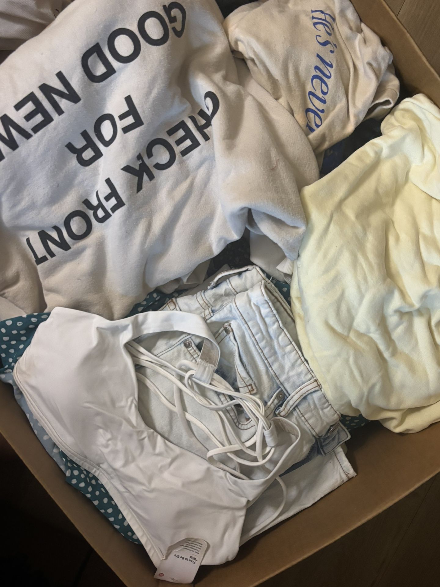 Box Of Women’s/juniors Clothes Sz 2-6