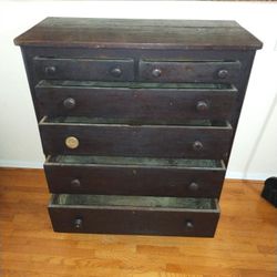 Antique Dresser FREE DELIVERY 🚚 In Gainesville 