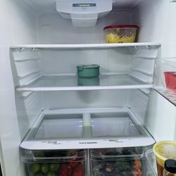 LG Stainless Steel Top-Freezer Refrigerator - Excellent Condition!