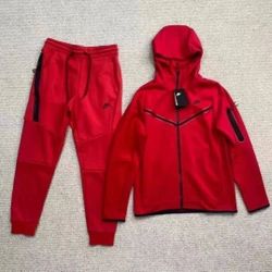 Nike Tech Hoodie’s And Sweatpants 