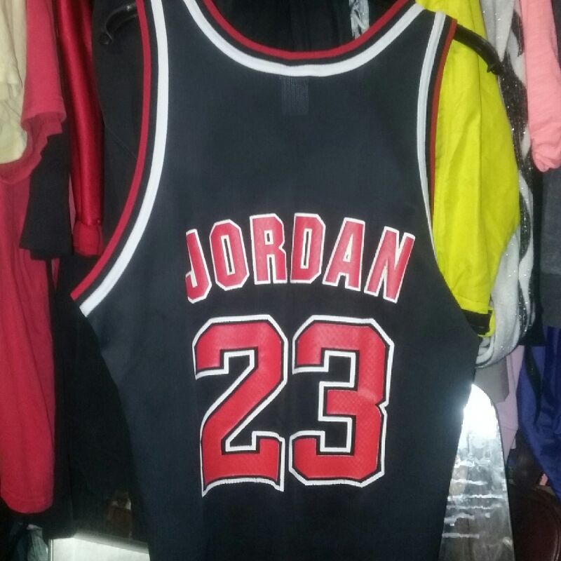 Vintage Champion Chicago Bulls #23 Michael Jordan White NBA Jersey, Sz  44NICE for Sale in Albuquerque, NM - OfferUp