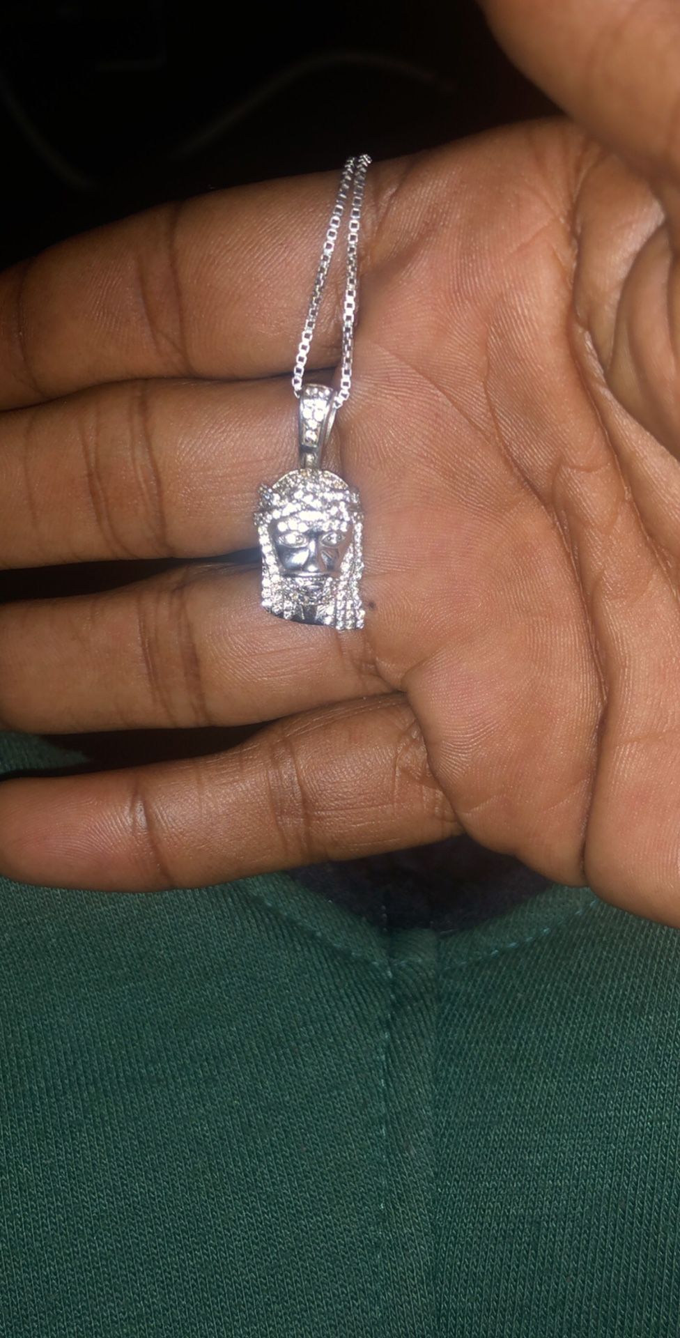 925 silver chain with GND 925 Jesus piece diamonds real. Paid $100 askin $75 obo