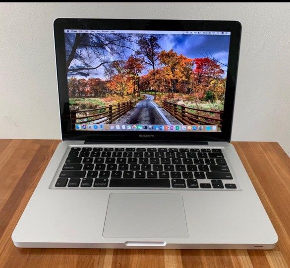 Apple MacBook Pro 13” Core i5//8GB//500GB OS CATALINA!!