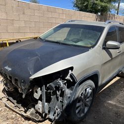 2015 Jeep Cherokee Part Out