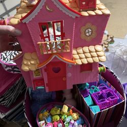 Shopkins House & Many Figurines 