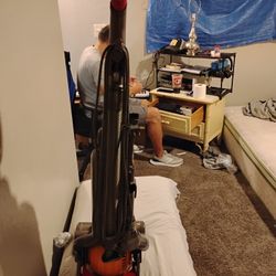 Dyson Ball Vacuum Cleaner W Attachment 