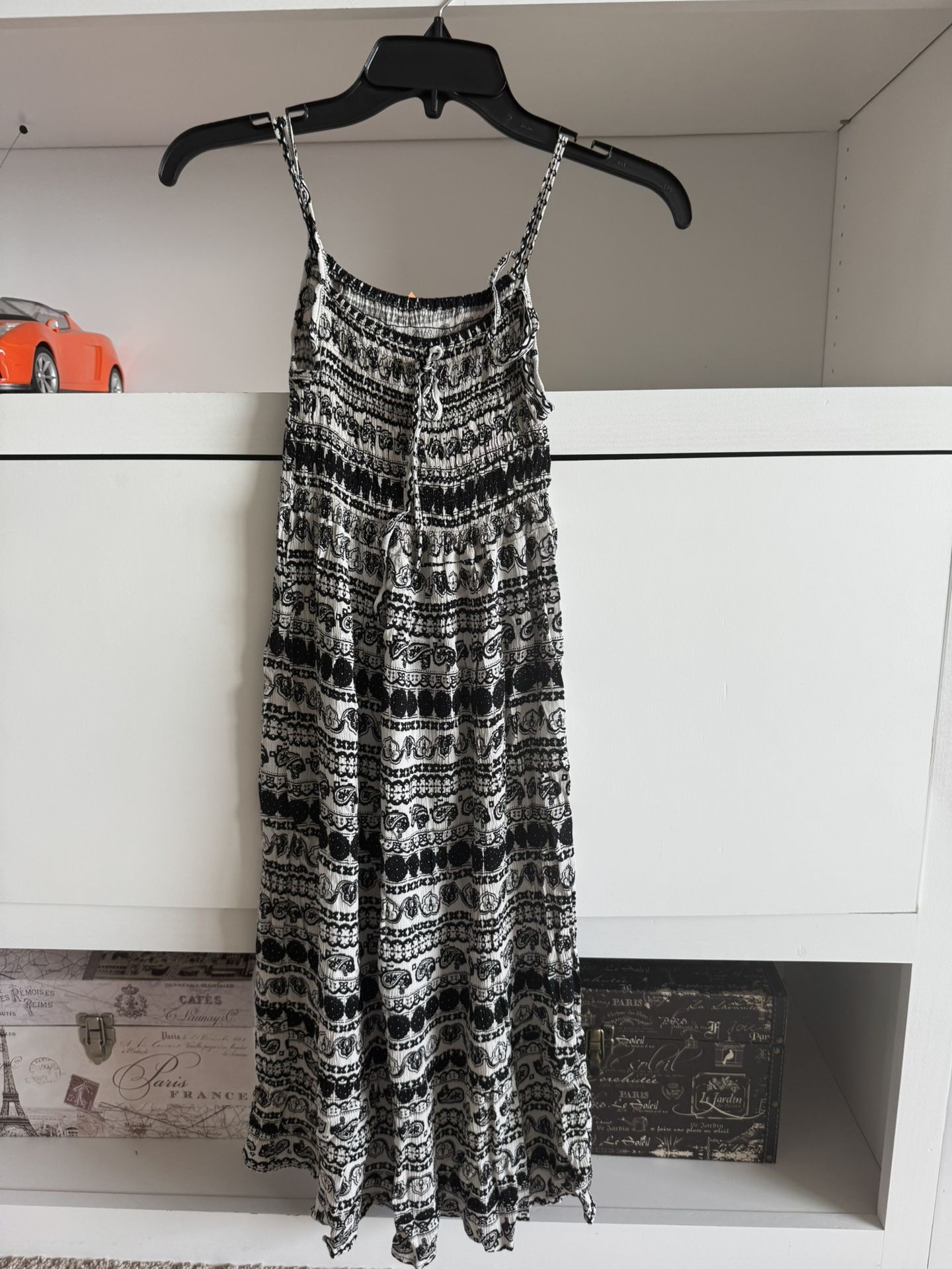 NWT Youth Sundress – Size S (Black & White Patterned)