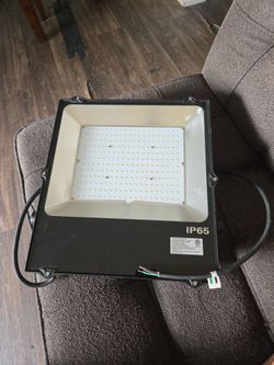 High Brightness: 200W LED flood light