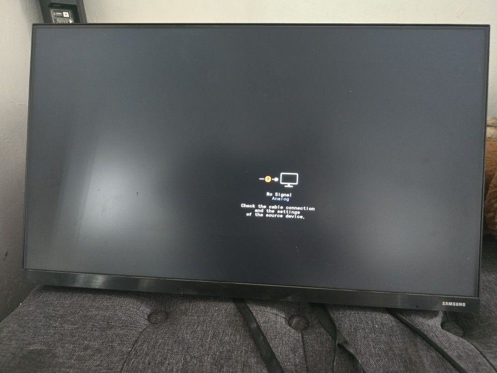 Samsung 24" Computer Monitor