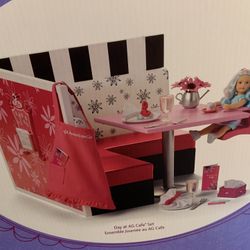 2021, American Girl Doll, Day At The American Girl Café Set, New In Box