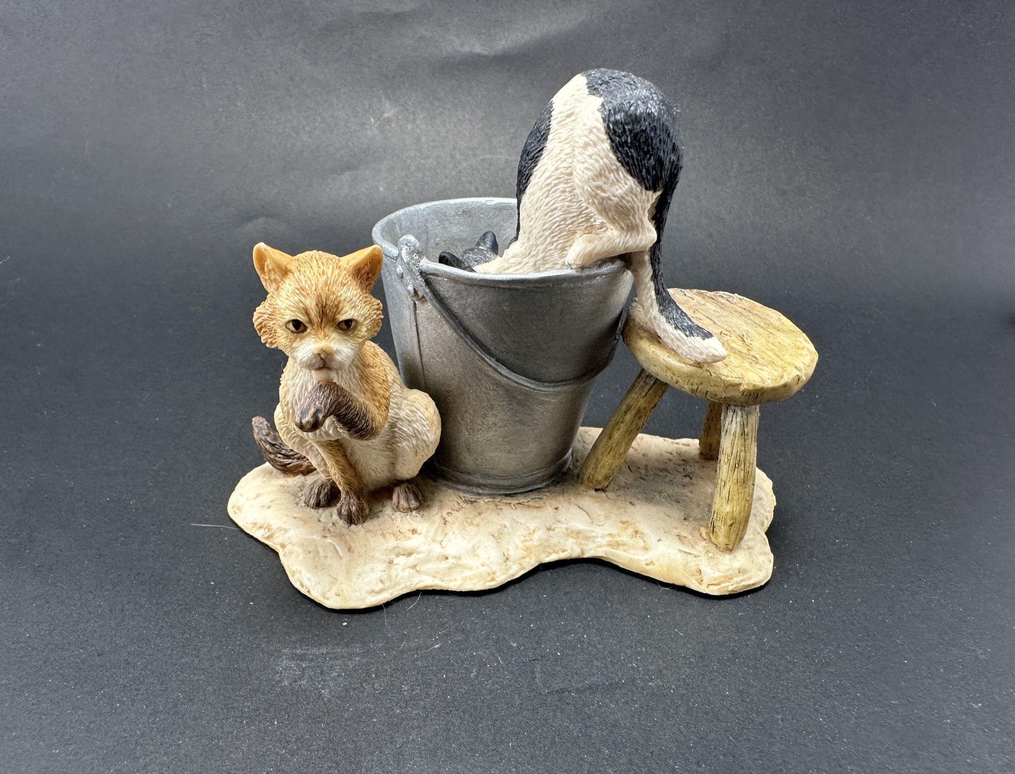 Lowell David "Barn Cats" figurine