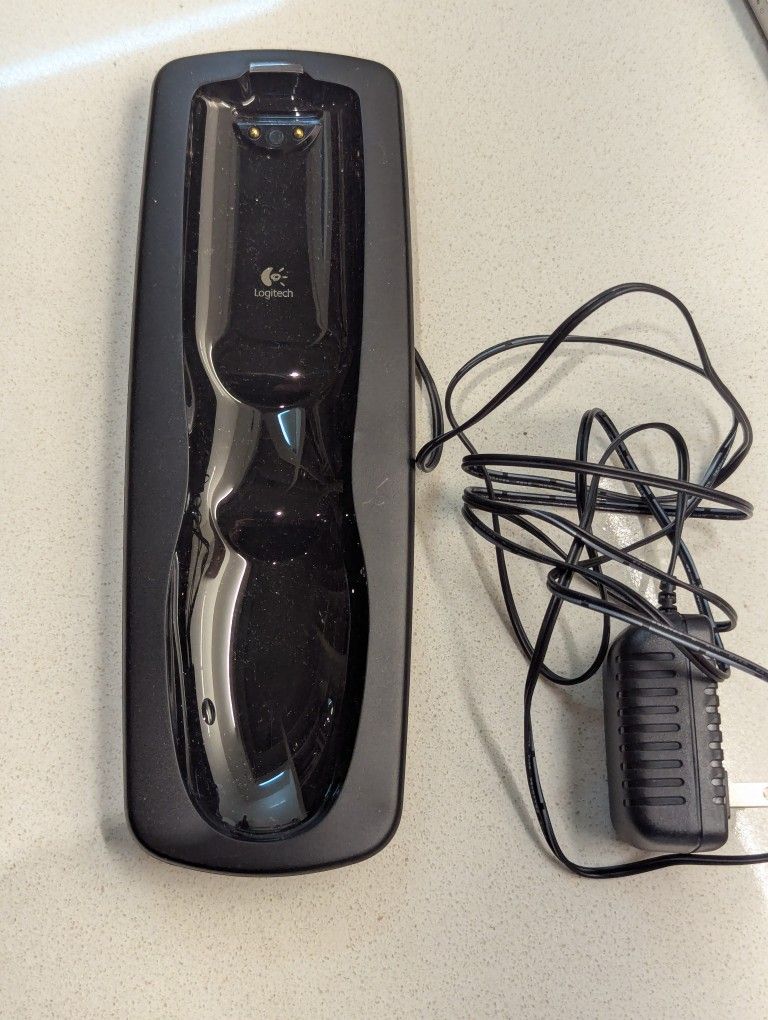 Logitech Harmony 900 Control Charging Station