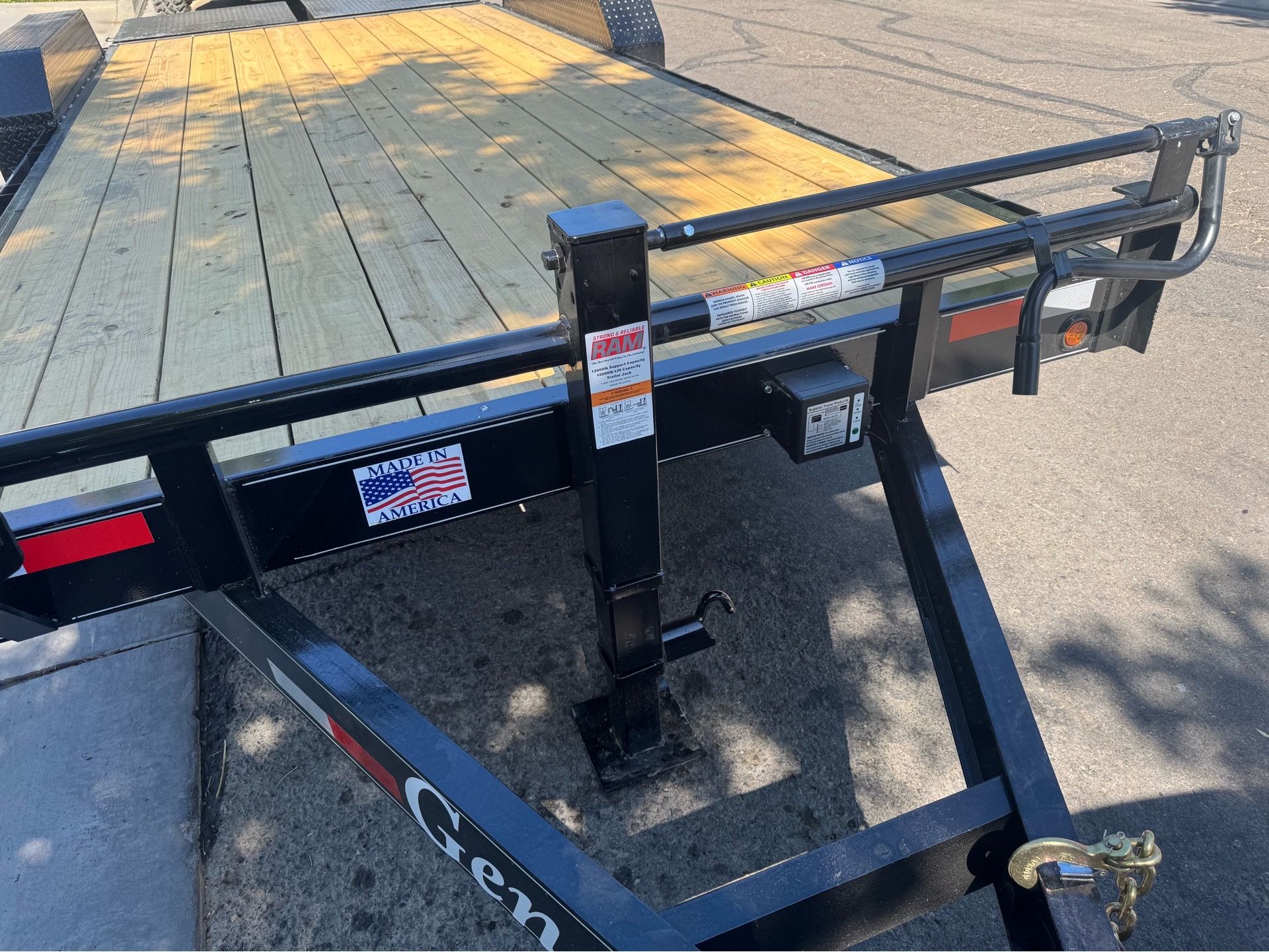 Equipment trailer