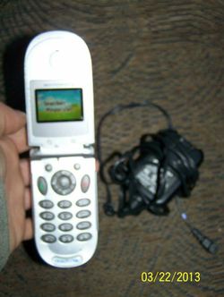 Motorola flipphone and case