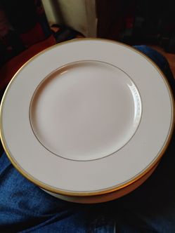 Set of 4 dinner plates