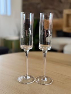 Mr & Mrs Wedding Champagne Flutes Set of 2