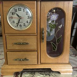 OLD VINTAGE CLOCK WITH LIL DRAWERS