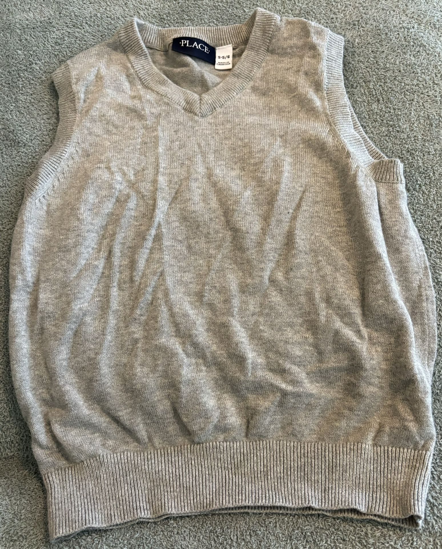 The Children Place Boys Gray Sweater Vest . Size 5/6