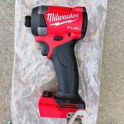 Miwaukee M18 Like New Fuel Impact Driver 1/4" ( Tool Only ) 80$ Firm 