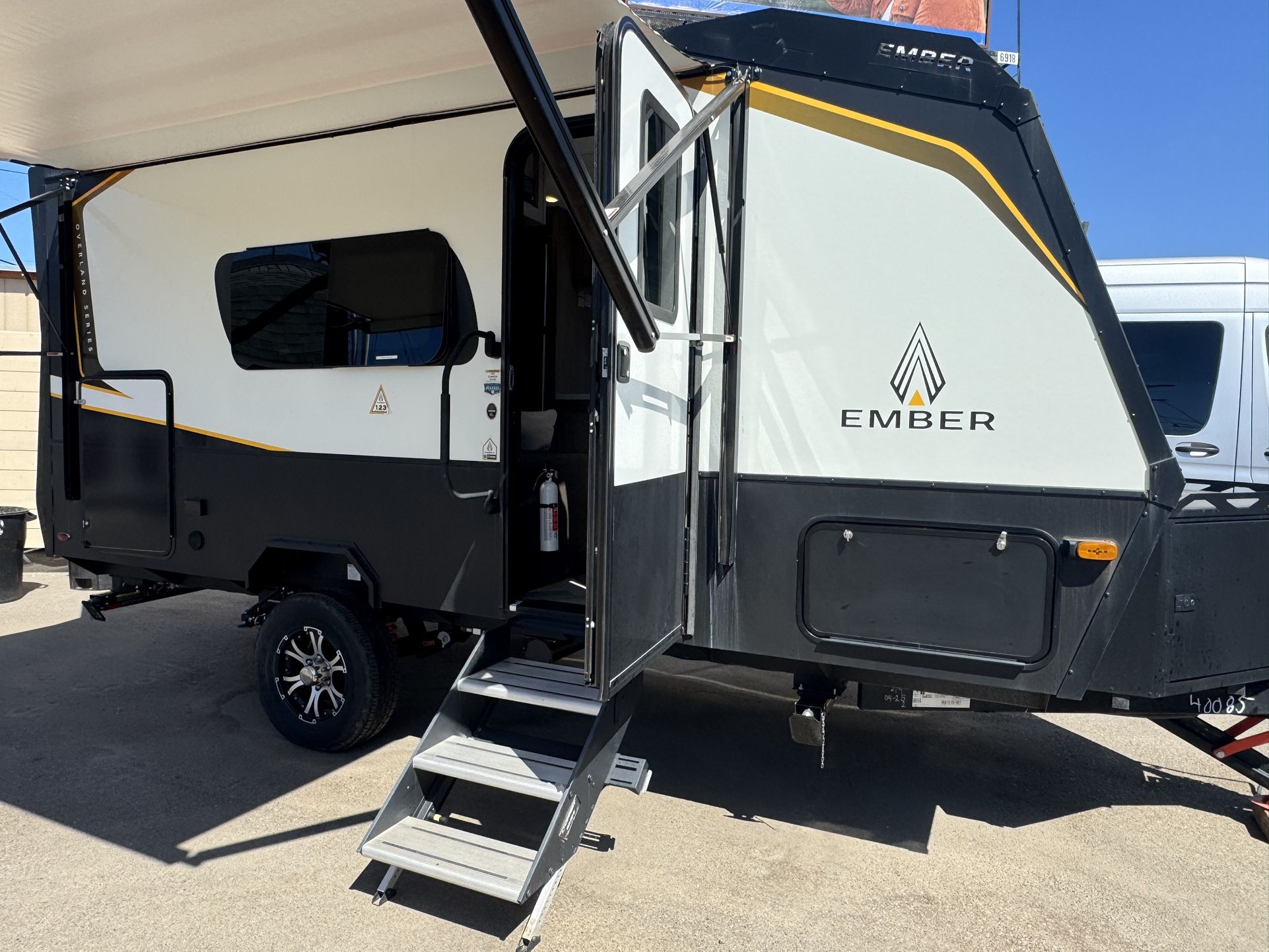 2022 Ember Overland Series 170mrb Travel Trailer RV