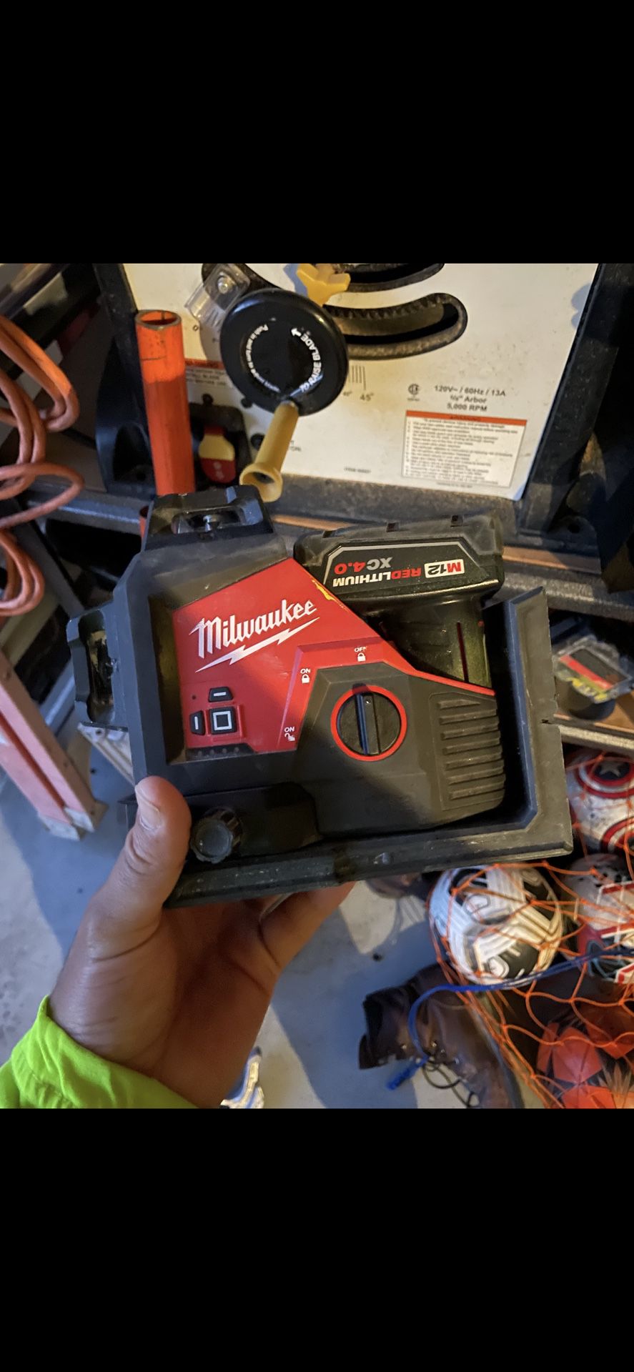 Milwaukee 12v Laser W Battery 4.0