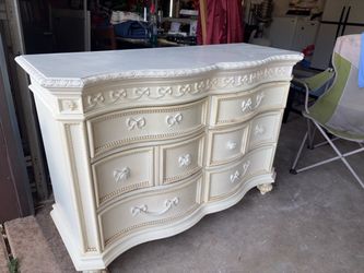 Disney dresser