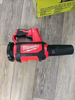 Milwaukee Cordless Leaf Blower M12