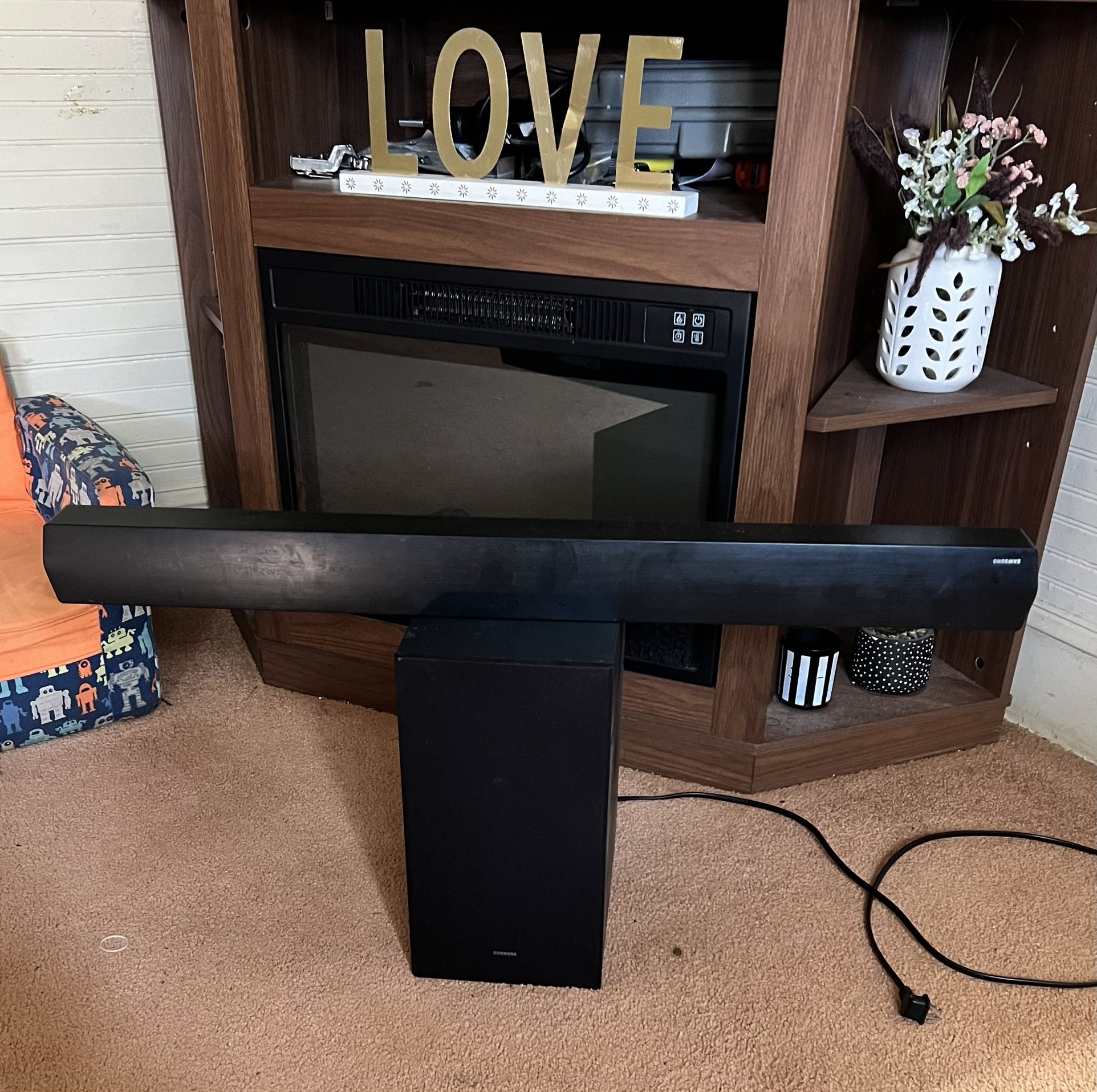 Samsung Soundbar And Subwoofer