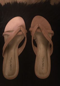 Light pink open toe heel shoe