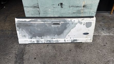 Ford Ranger tailgate in good working condition, Fits 93-04 Pickup