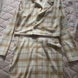 Womens Large Cropped Blazer And Skirt Set 