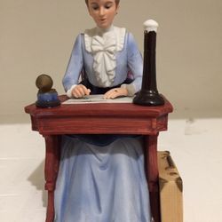 Avon President’s Club Albee Award.  Porcelain Figurine